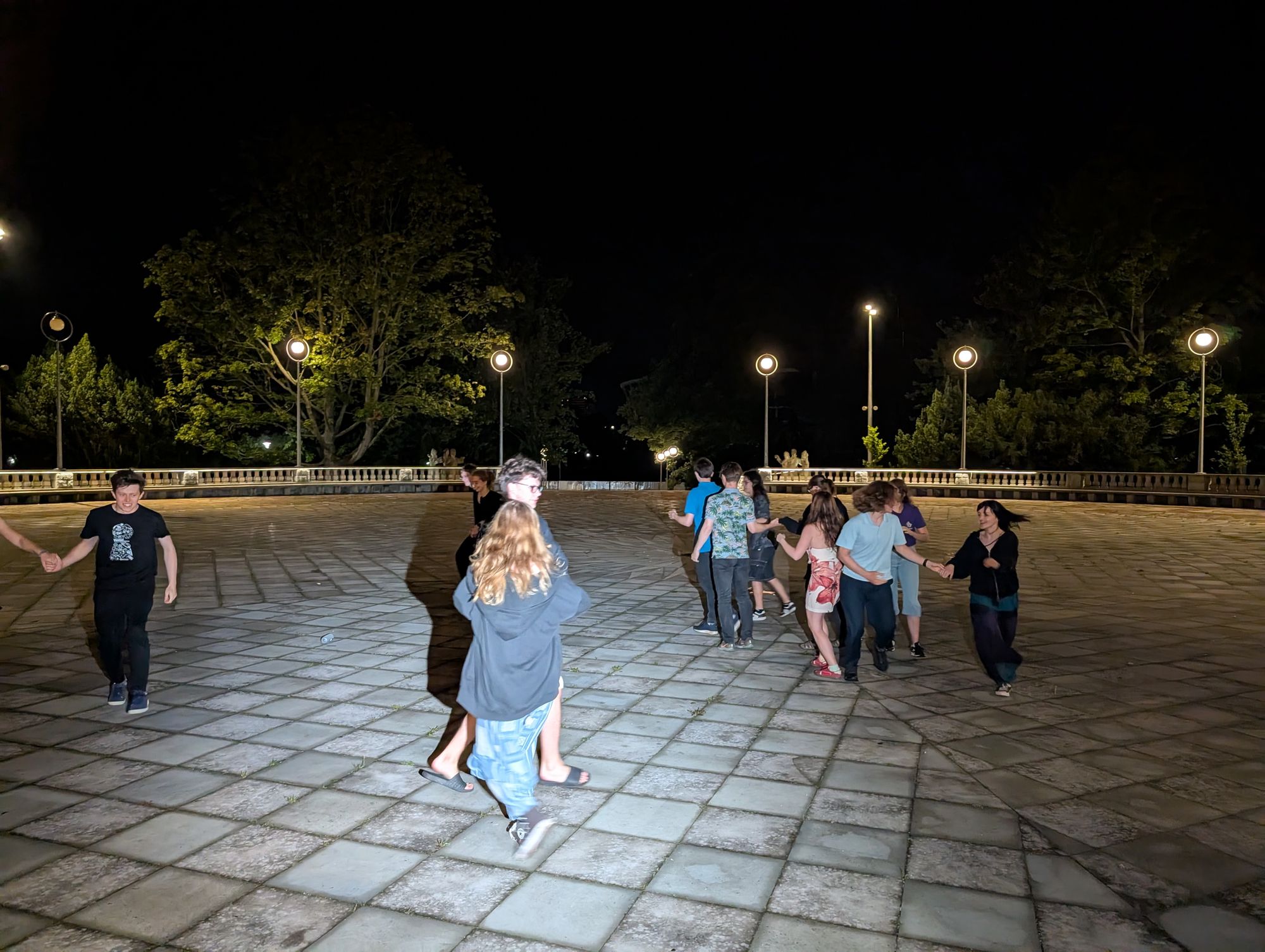 Pxl 20250802 232845100.Mp